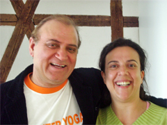Dr. Madan Kataria com Sabrina Tacconi